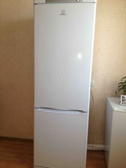 Продам холодильник Indesit 